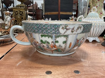 Lot 5154 - 19th century Chinese Canton porcelain bowl