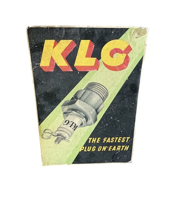 Lot 7 - Original 1930s KLG 'The Fastest Plug on Earth' cardboard advertising sign with easel support, 38 x 25.5cm