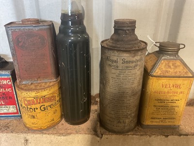 Lot 19 - Collection of ten assorted vintage oils and lubricants in bottles and tins to include Snowdrift oil, Shell and Lockheed (10)