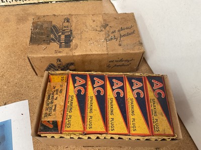 Lot 32 - Collection of vintage spark plugs to include Lodge and Champion, with original packaging and ephemera