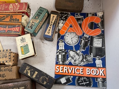 Lot 32 - Collection of vintage spark plugs to include Lodge and Champion, with original packaging and ephemera