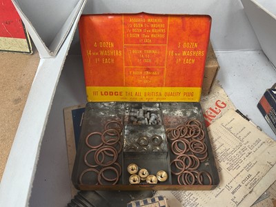 Lot 32 - Collection of vintage spark plugs to include Lodge and Champion, with original packaging and ephemera