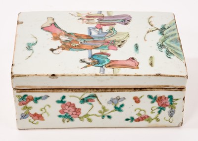 Lot Chinese porcelain lidded box, 19th century