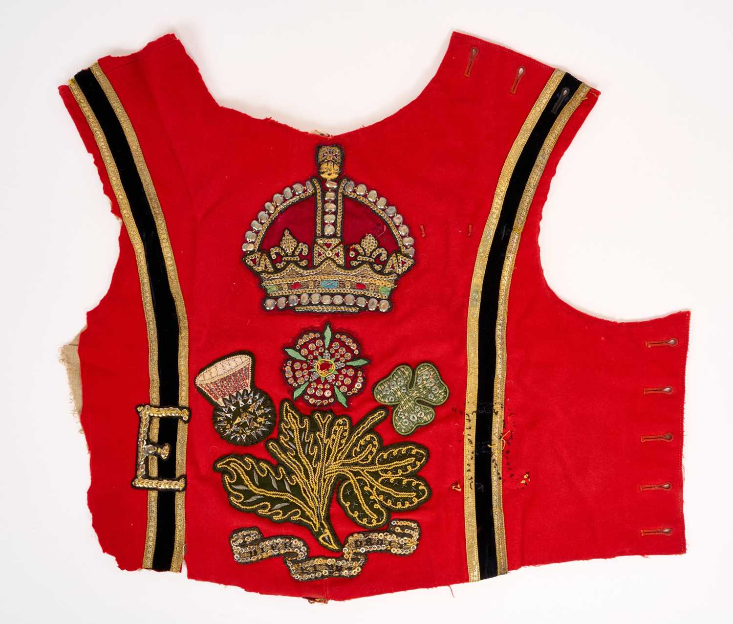 Lot 7 - 1950s Tower of London Warden's (Beefeater) State dress tunic front with embroidered bullion work crown over thistle, rose and shamrock devices.