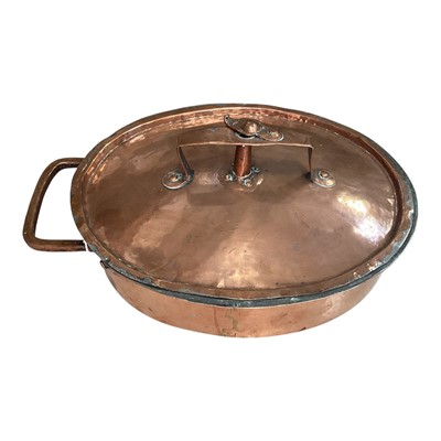 Lot 5229 - Copper oval pan and cover