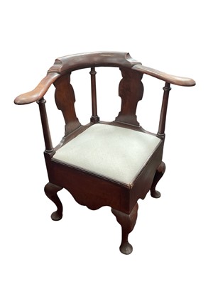 Lot 1456 - George II walnut corner chair