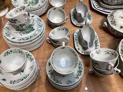 Lot 5085 - Spode 'Bowpot' dinner service