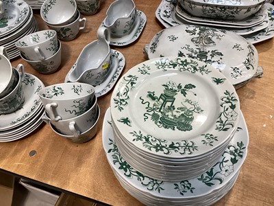 Lot 5085 - Spode 'Bowpot' dinner service