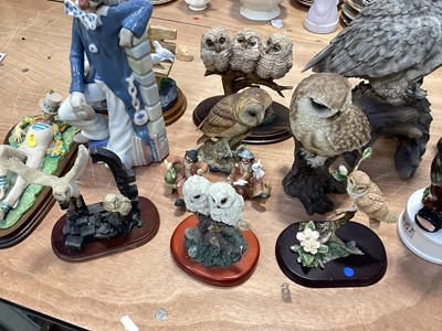Lot 5086 - Group of resin owls together with resin and ceramic figures of clowns