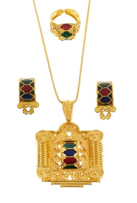 Lot 458 - Indian yellow metal and enamel pendant necklace, ring and earrings