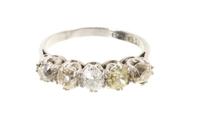 Lot 427 - Antique diamond five stone ring