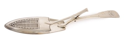 Lot 207 - George III silver fiddle pattern fish slice with sprung action, (Lon...