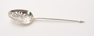 Lot 210 - Early 18th century silver mote spoon