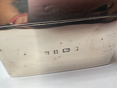 Lot 95 - Silver cigarette box with two division wood lined interior (Birmingham hallmarks, rubbed), 18cm x 8.5cm x 6cm