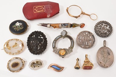 Lot 403 - Group of Victorian jewellery