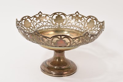 Lot 313 - Silver pedestal dish, 23cm in diameter, all at 17ozs.