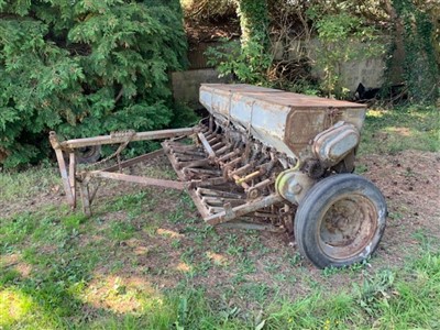 Lot 2954 - 1960 Massey Ferguson 35 (FE - 35), 3 Cylinder Perkins Diesel Tractor, Reg. No. 389 TVX (V5 Document Present), 6588 indicated hours, in good running order with recently replaced front tyres, togethe...