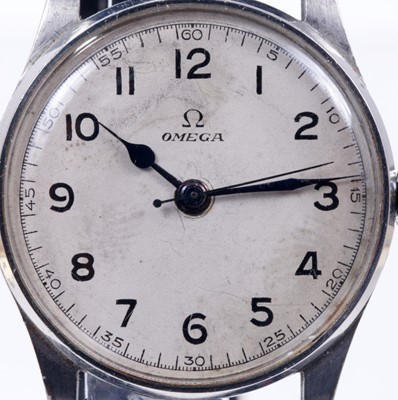 Lot 582 - Omega Air Ministry 6B pilot's wristwatch, the white dial with black Arabic numerals and outer track recording minutes and seconds, with centre seconds with blued steel hands, in circular stainless...
