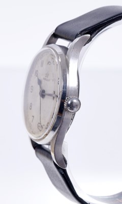Lot 582 - Omega Air Ministry 6B pilot's wristwatch, the white dial with black Arabic numerals and outer track recording minutes and seconds, with centre seconds with blued steel hands, in circular stainless...