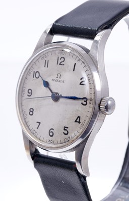 Lot 582 - Omega Air Ministry 6B pilot's wristwatch, the white dial with black Arabic numerals and outer track recording minutes and seconds, with centre seconds with blued steel hands, in circular stainless...