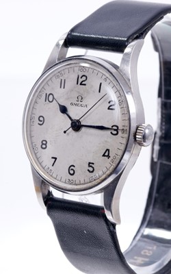 Lot 582 - Omega Air Ministry 6B pilot's wristwatch, the white dial with black Arabic numerals and outer track recording minutes and seconds, with centre seconds with blued steel hands, in circular stainless...
