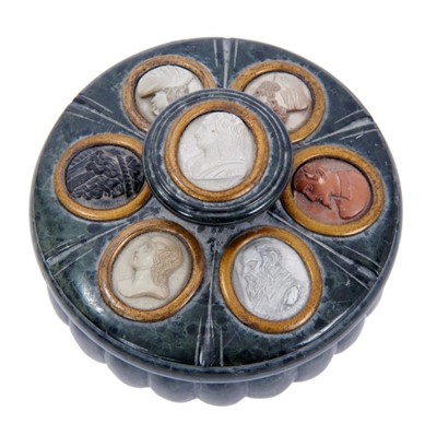 Lot 258 - Good 19th century grand tour serpentine marble inkwell