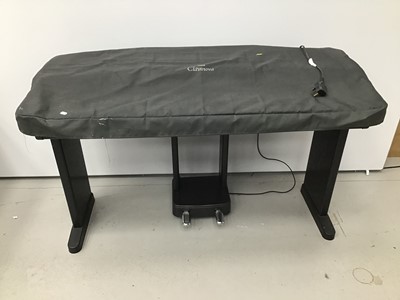 Lot 91 - Yamaha electric keyboard