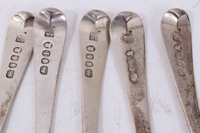 Lot 201 - Composite set of early 19th century Old English pattern flatware, with armorial crest. 32 pieces.
