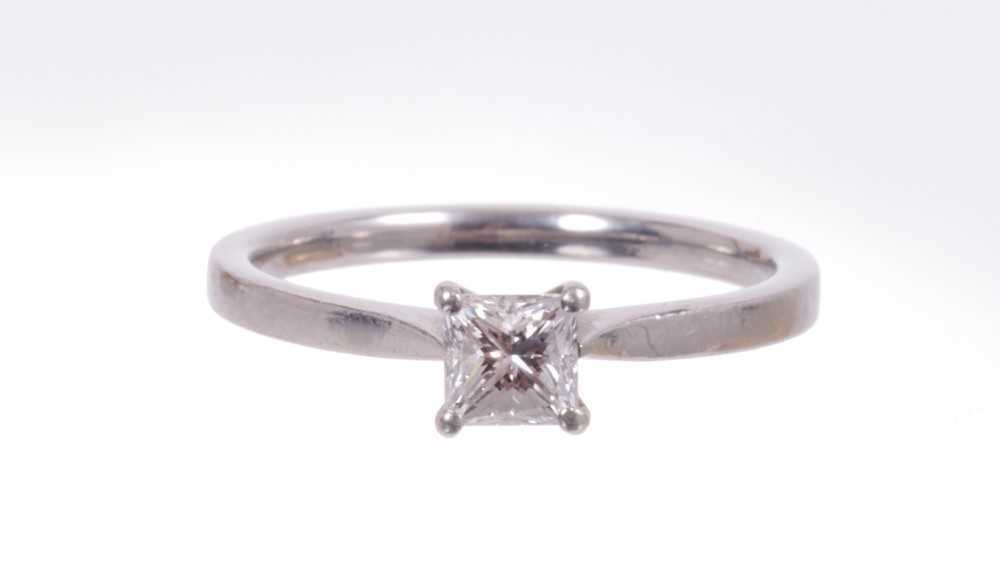 Lot 695 - Diamond solitaire engagement ring
