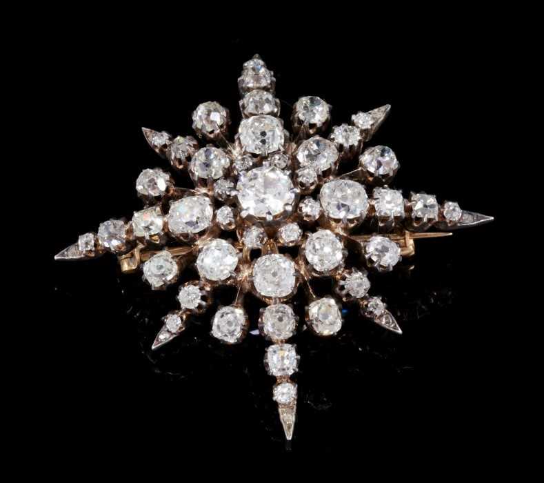 Lot 467 - Victorian diamond star brooch pendant