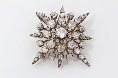 Lot 467 - Victorian diamond star brooch pendant