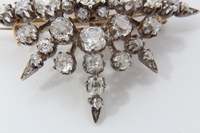 Lot 467 - Victorian diamond star brooch pendant