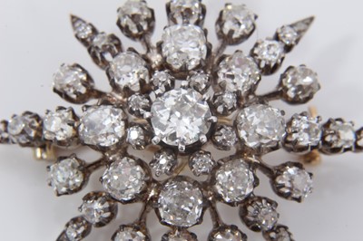 Lot 467 - Victorian diamond star brooch pendant