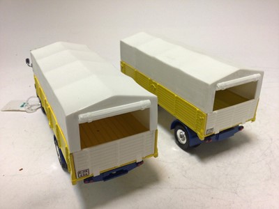 Lot 2001 - Dinky Mercedes-Benz truck and trailer No. 917 boxed