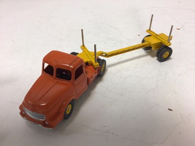 Lot 2003 - Dinky (French issue) Supertoys Williams tractor and lumber carrier No. 897 boxed