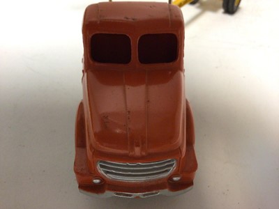 Lot 2003 - Dinky (French issue) Supertoys Williams tractor and lumber carrier No. 897 boxed