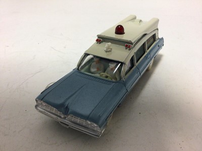 Lot 2020 - Dinky Superior Criterion ambulance with flashing red light No. 277 boxed