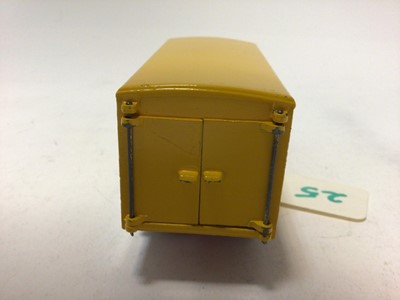 Lot 2025 - Dinky Supertoys big Bedford van 'Heinz' 57 varieties No. 923 boxed