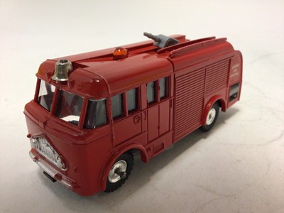 Lot 2031 - Dinky airport fire tender with flashing light No. 276 boxed