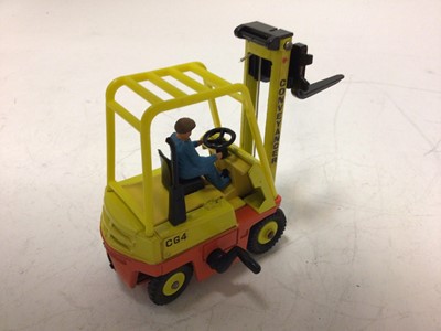 Lot 2032 - Dinky Aveling-Barford diesel roller No. 279, Muir-Hill 2/wl loader No. 437 plus Conveyancer fork lift truck No. 404 all boxed (3)