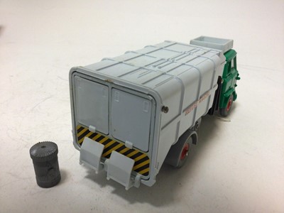 Lot 2035 - Dinky Supertoy refuse wagon No. 978 boxed