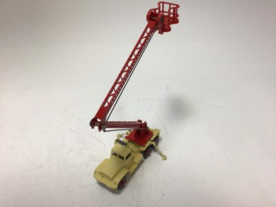 Lot 2037 - Dinky Supertoys commercial servicing platform vehicle No. 977 boxed