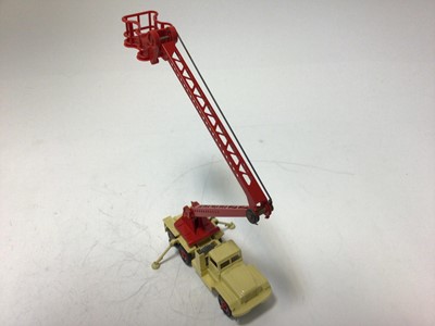 Lot 2037 - Dinky Supertoys commercial servicing platform vehicle No. 977 boxed