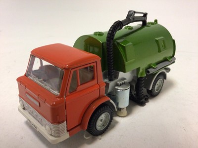 Lot 2039 - Dinky Johnson road sweeper No. 451 boxed