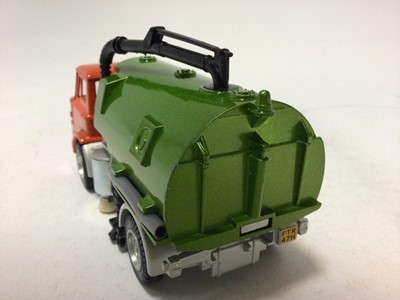 Lot 2039 - Dinky Johnson road sweeper No. 451 boxed