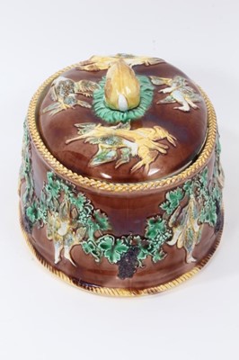 Lot 36 - Victorian Wedgwood game dish with liner