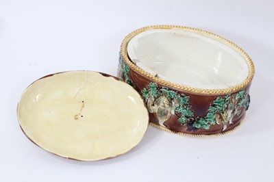 Lot 36 - Victorian Wedgwood game dish with liner